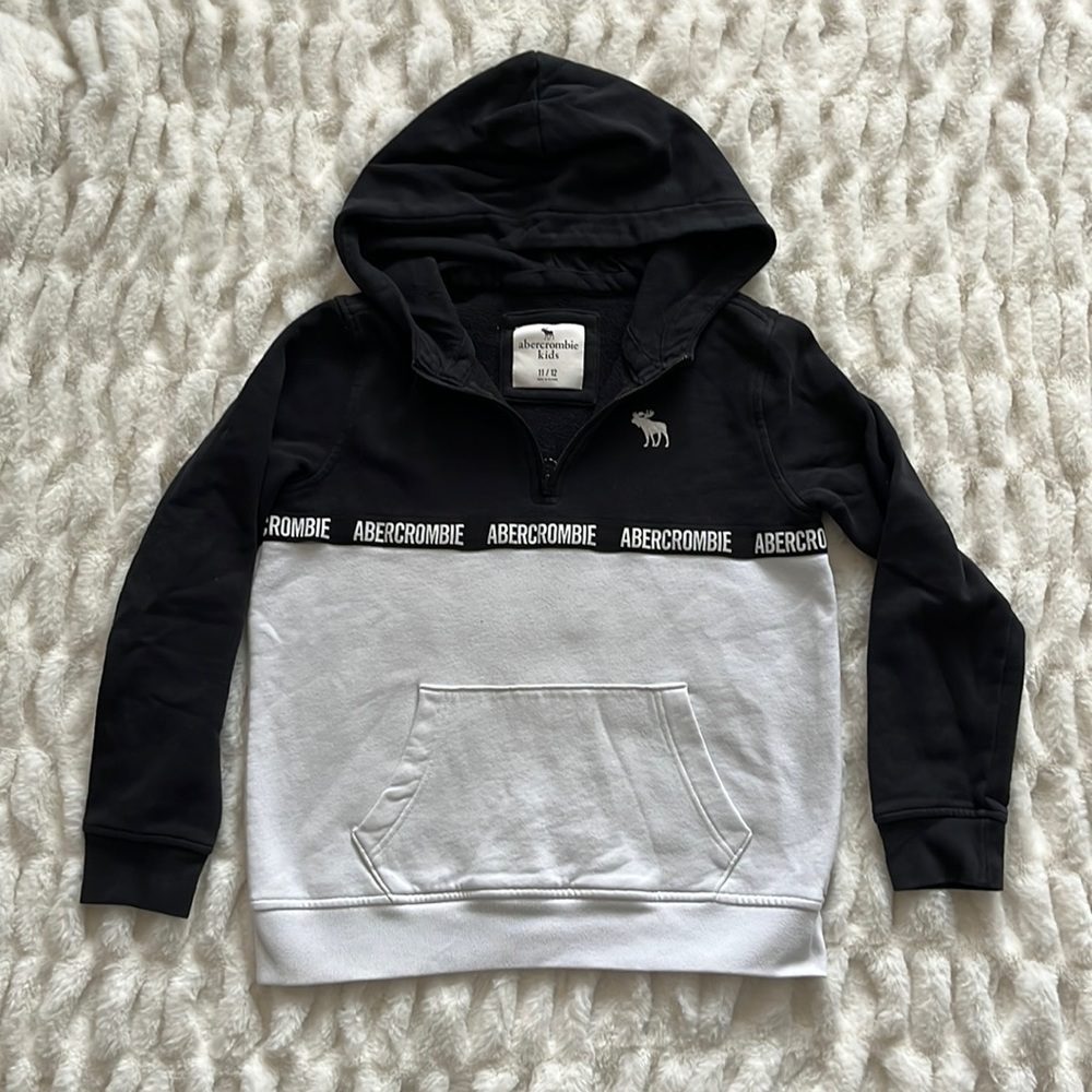 Abercrombie Kids 11/12 black and white sweatshirt